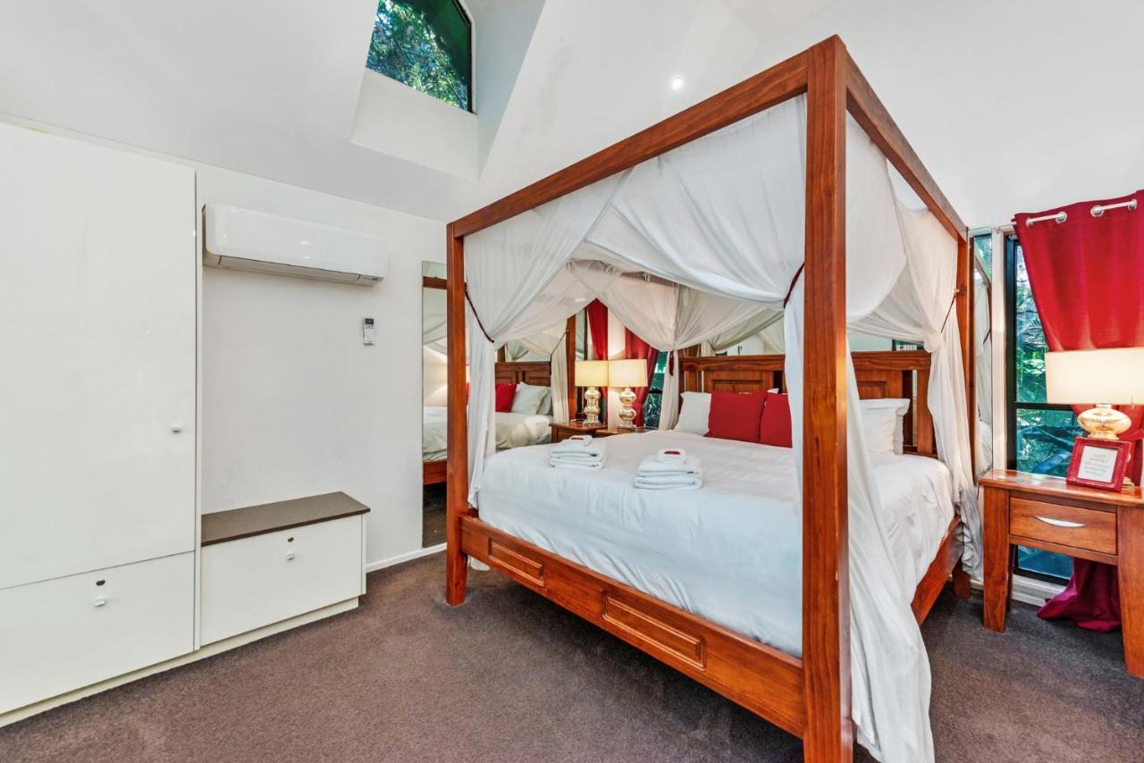 Chalet On Gallery Walk - King Bed, Spa, Fireplace, Wifi & Netflix, Linger A While ภูเขาแทมโบรีน ภายนอก รูปภาพ