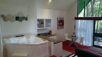 Chalet On Gallery Walk - King Bed, Spa, Fireplace, Wifi & Netflix, Linger A While ภูเขาแทมโบรีน ภายนอก รูปภาพ